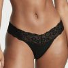 Victoria's Secret Tanga de encaje Black Talla M